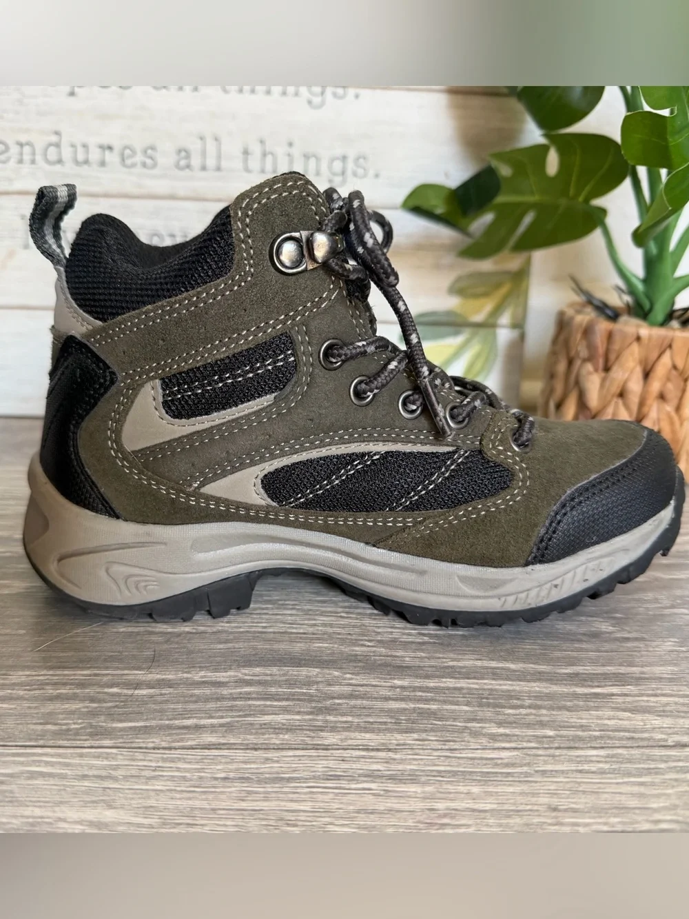 Denali Kids Olive Green and Black Hiking Boots